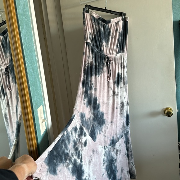 Pink and gray tie-dye strapless lounge dress - Picture 2 of 4